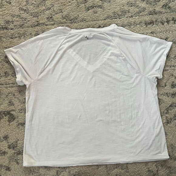 Women’s White JoyLab Oversized Athletic Tee - Picture 4 of 5
